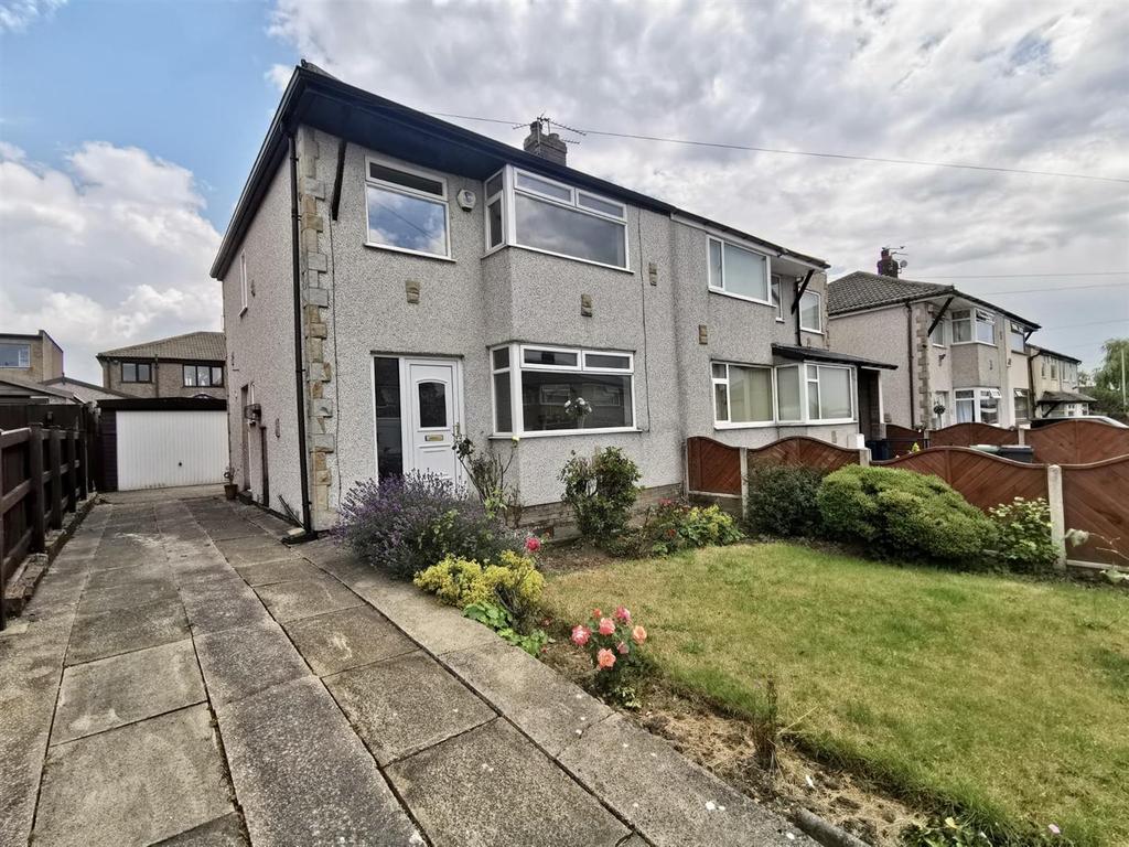 Tyersal Walk, Tyersal, Bradford 3 bed semidetached house for sale £175,000