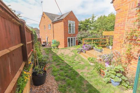 6 Birds Hill, Heath And Reach, Leighton Buzzard, LU7 0AD