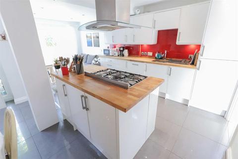 6 Birds Hill, Heath And Reach, Leighton Buzzard, LU7 0AD