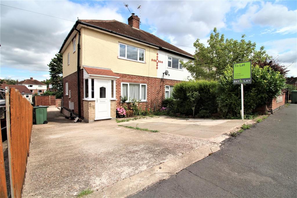 Glenfield Crescent, Glenfield, Leicester 3 bed house £900 pcm (£208 pw)