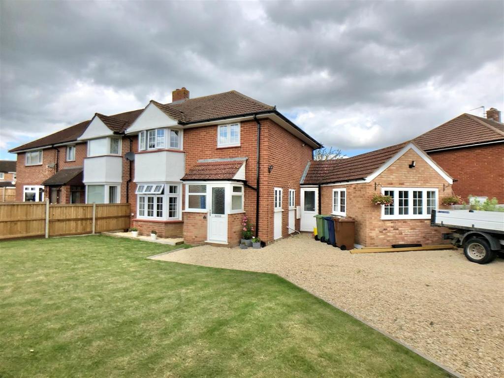 Westfield Avenue, Brockworth, Gloucester 4 bed semidetached house £