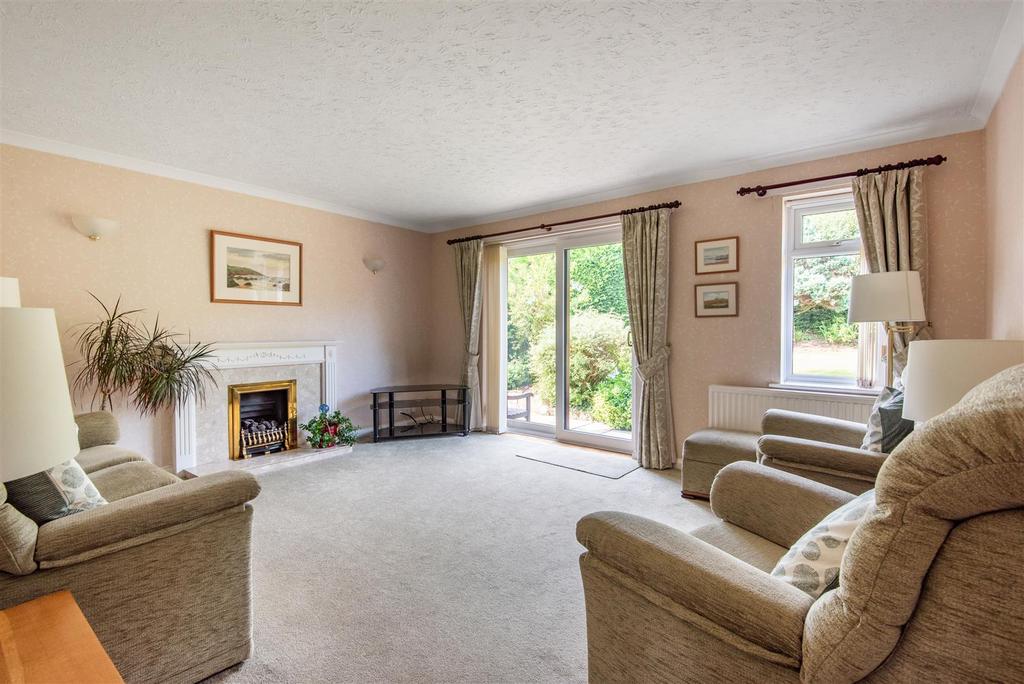 Ashley Rise, Ashley, Tiverton 3 bed bungalow £395,000