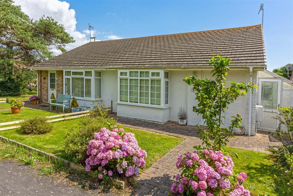 Finches Close, Lancing 2 bed semidetached bungalow £335,000