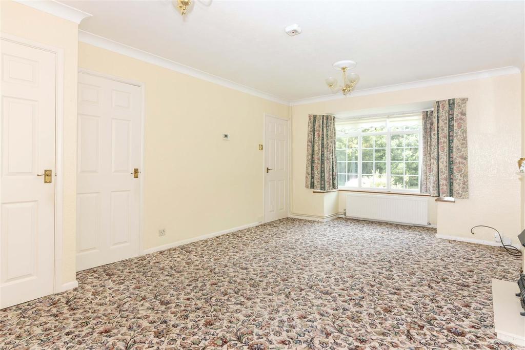Finches Close, Lancing 2 bed semidetached bungalow £335,000
