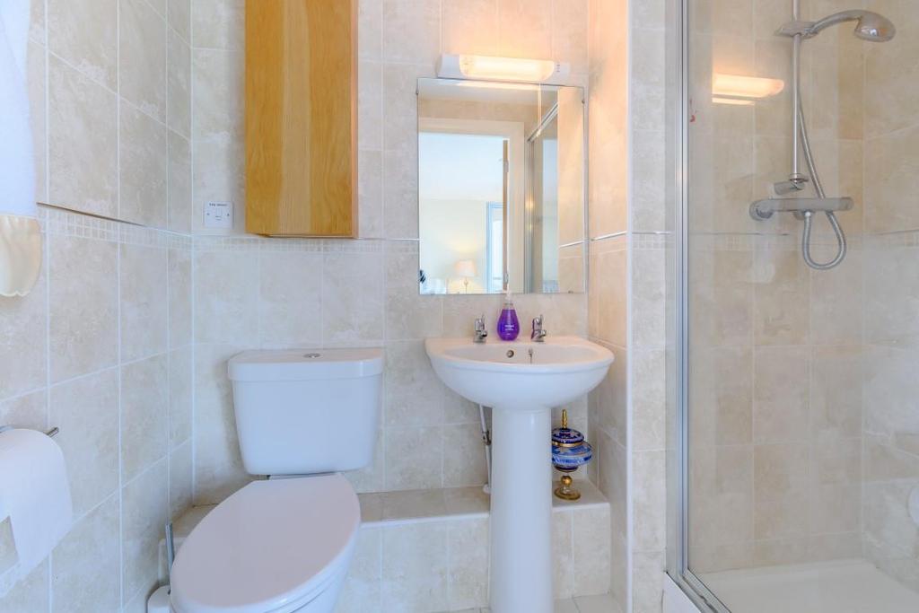 En-suite Shower room.jpg