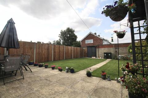 10 Flindell Drive, Bramford, Ipswich, IP8 4ES