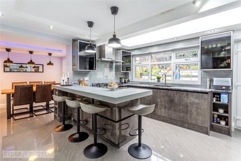 13 Cotswold Drive, Royton, Oldham, OL2 5HD