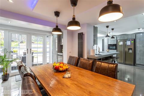 13 Cotswold Drive, Royton, Oldham, OL2 5HD