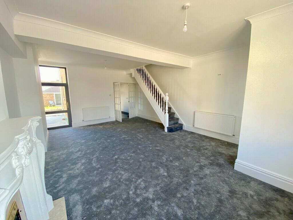 Belgrave Road, Gorseinon 3 bed semidetached house £239,995
