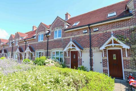 8 Fountain Square, Hayling Island, PO11 0FB