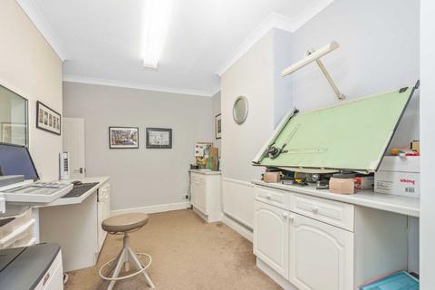 85 Park Avenue, Mitcham, CR4 2ES