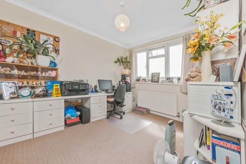 85 Park Avenue, Mitcham, CR4 2ES