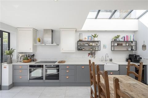 32 Queens Road, New Malden, KT3 6BX
