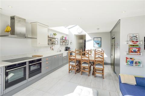 32 Queens Road, New Malden, KT3 6BX