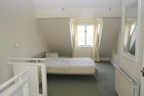 2 bedroom property to rent, St Jacobs Place , Canterbury