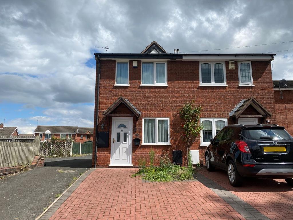 21 New Town, Brierley Hill, DY5 3XU 2 bed semidetached house £79,000