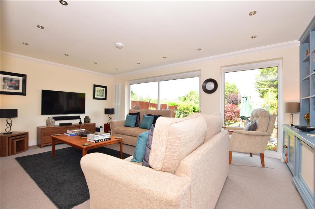 Scrub Rise, Billericay, Essex 4 bed semidetached house £600,000