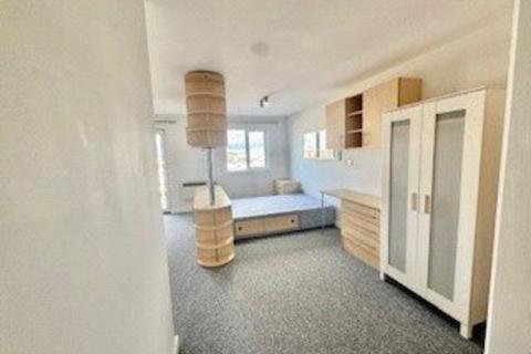 Studio for sale, Castle Lane West, Bournemouth, BH8