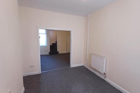 2 bedroom terraced house to rent, Stortford St, Grimsby, DN31