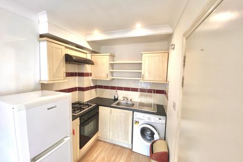 2 bedroom apartment to rent, Flaxman Road,  Camberwell, SE5