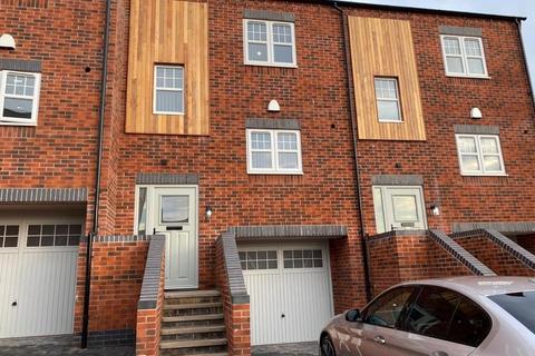 3 bedroom terraced house to rent, Chancery Rise, Nuneaton