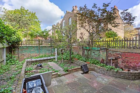 39 Santley Street, London, SW4 7QE