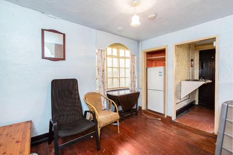 39 Santley Street, London, SW4 7QE