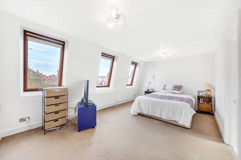 110 Rannoch Road, London, W6 9SW