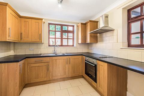 5 bedroom detached house to rent, Burnt House Lane, Cowfold RH13