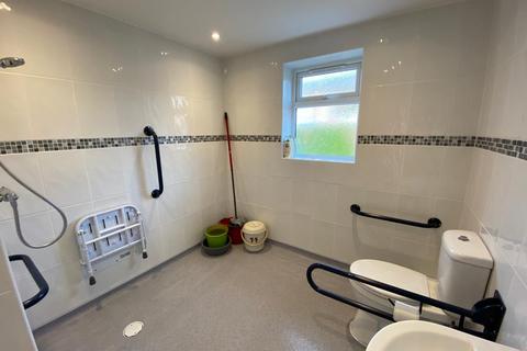 2 Balmoral Drive, Woking, GU22 8EZ