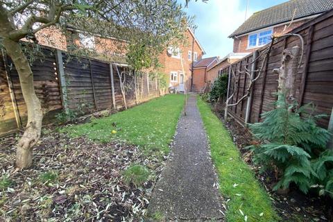 2 Balmoral Drive, Woking, GU22 8EZ