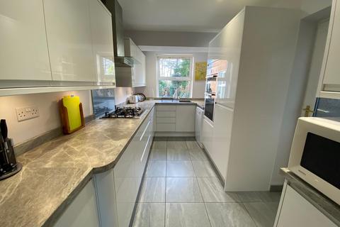 17 The Gateway, Woking, GU21 5SN