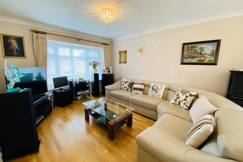 7 Farm Close, Byfleet, West Byfleet, KT14 7PT