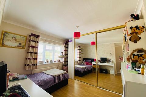 7 Farm Close, Byfleet, West Byfleet, KT14 7PT