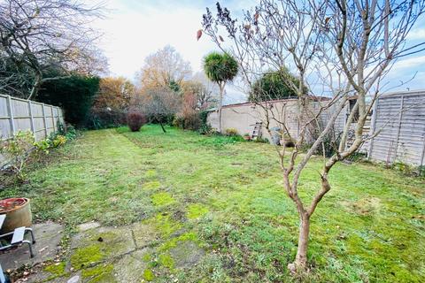 43 Coniston Road, Woking, GU22 9HU