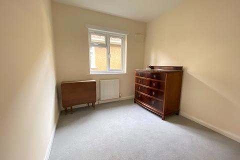 43 Coniston Road, Woking, GU22 9HU