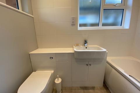 43 Coniston Road, Woking, GU22 9HU