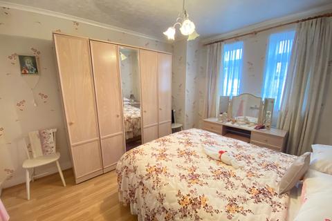 10 Pollard Road, Woking, GU22 8EE