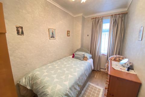 10 Pollard Road, Woking, GU22 8EE
