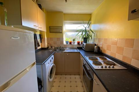27 Davos Close, Woking, GU22 7SL