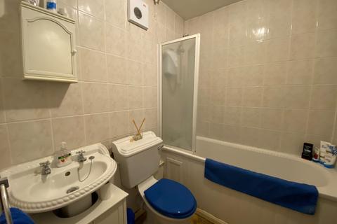 27 Davos Close, Woking, GU22 7SL