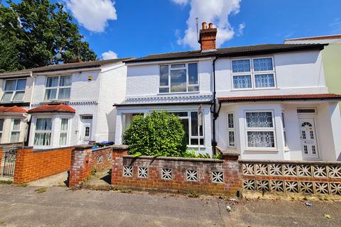 30 Pollard Road, Woking, GU22 8EE