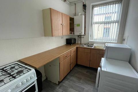2 bedroom flat share to rent - Kenmare Road, Wavertree