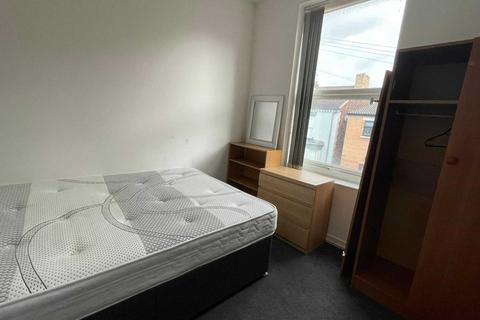 2 bedroom flat share to rent, Kenmare Road, Wavertree