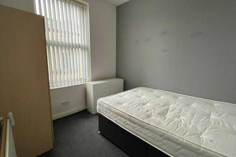 2 bedroom flat share to rent, Kenmare Road, Wavertree