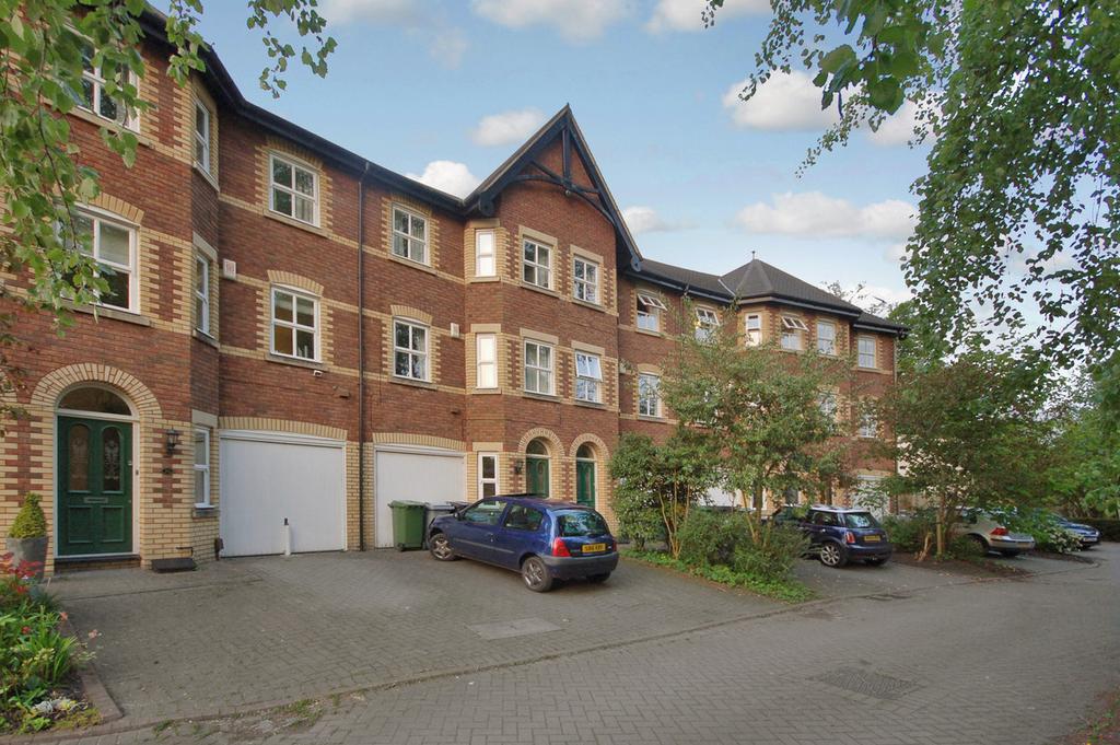 River Street, Wilmslow, SK9 4AB 3 bed townhouse £1,250 pcm (£288 pw)