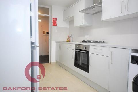 3 bedroom flat to rent, Clovelly Way, Whitechapel, London E1