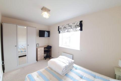 2 bedroom end of terrace house to rent, White Willow Park CV4