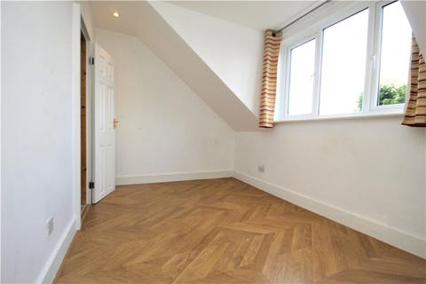 1 Avenue Road, Brentford, TW8 9NS