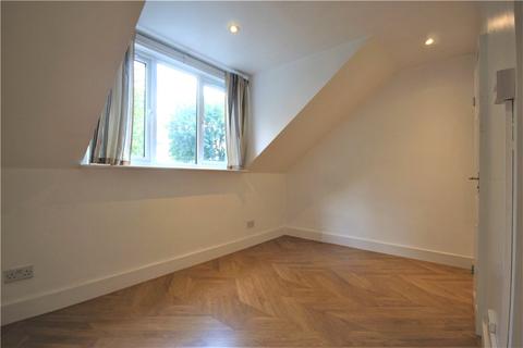 1 Avenue Road, Brentford, TW8 9NS